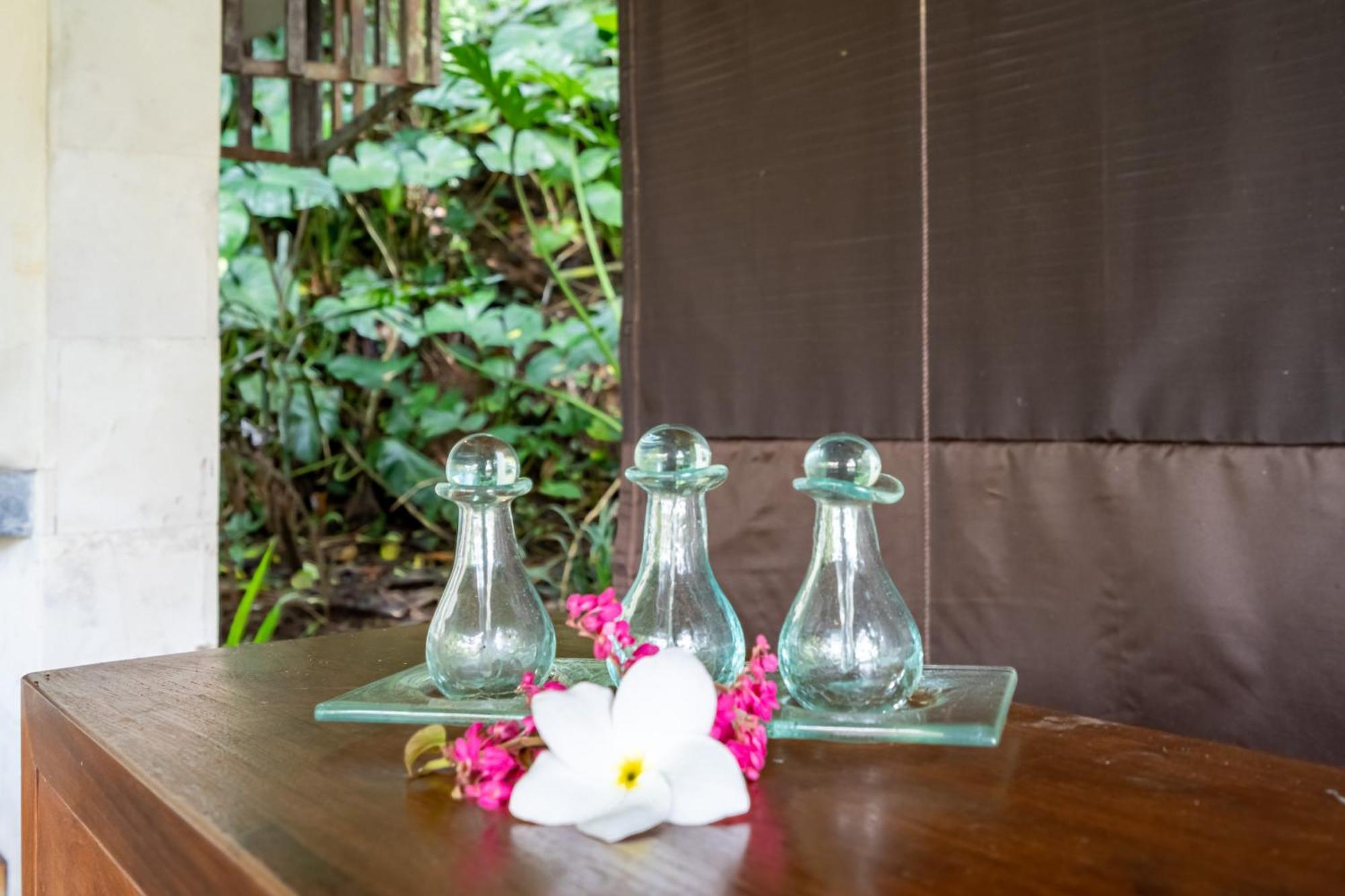 Villa Themma Jungle - Sumptuous 3Br Luxury Villa With Majestic Jungle View North Of Ubud Kültér fotó
