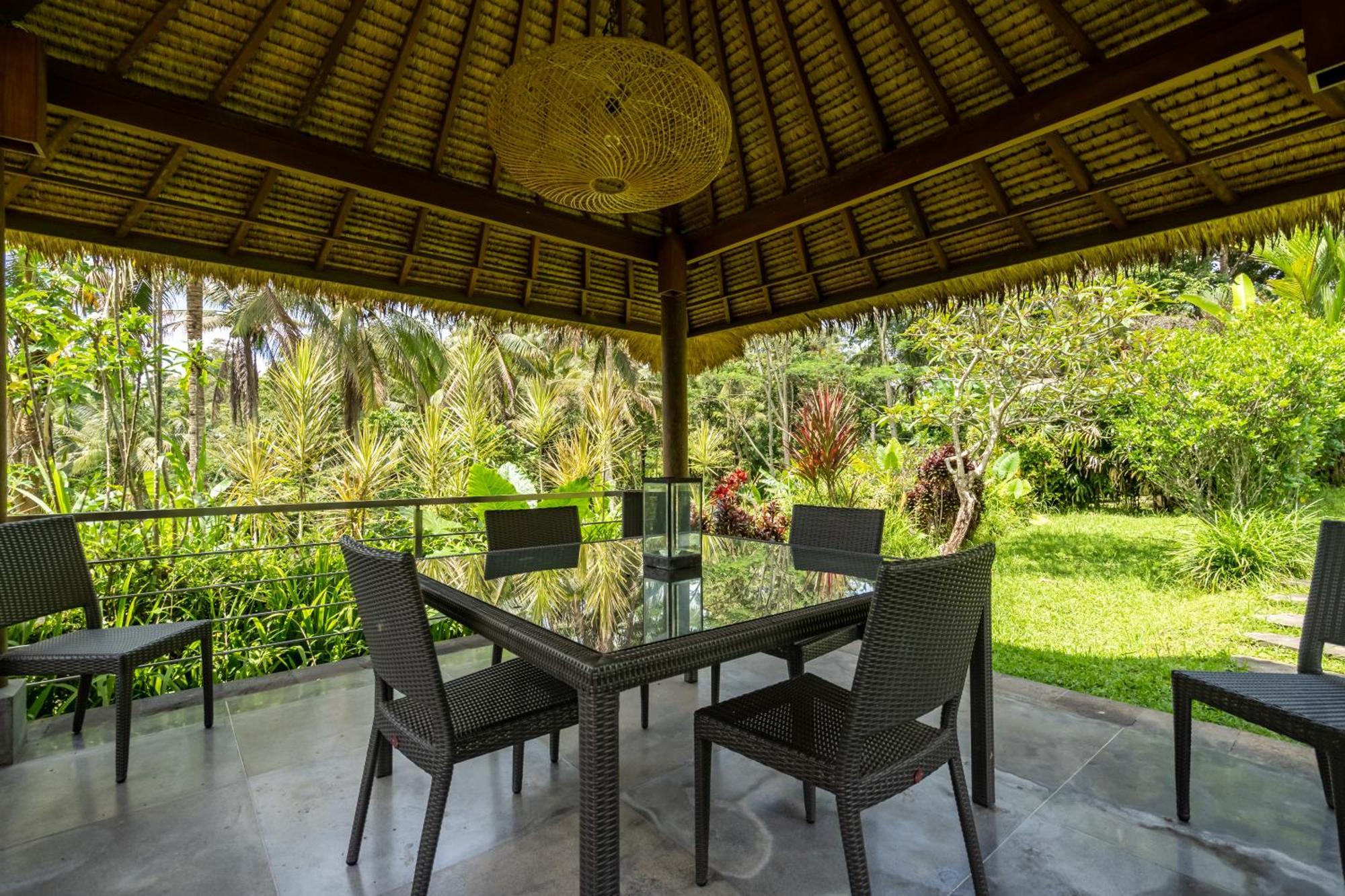 Villa Themma Jungle - Sumptuous 3Br Luxury Villa With Majestic Jungle View North Of Ubud Kültér fotó
