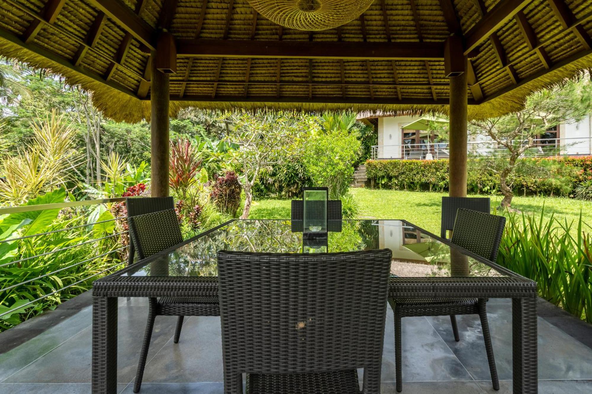 Villa Themma Jungle - Sumptuous 3Br Luxury Villa With Majestic Jungle View North Of Ubud Kültér fotó